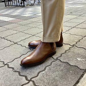クロケット＆ジョーンズの定番モデル“チェルシー８”
