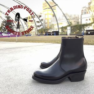 ローリングダブトリオのクラシックなサイドジップブーツ