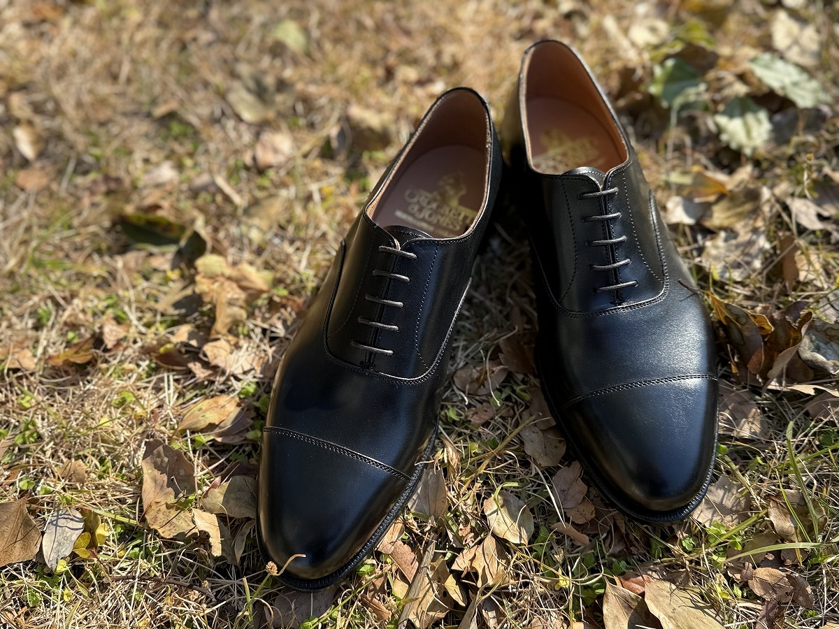新年度を見据えての1足 「CONNAUGHT 2」を考える – 株式会社