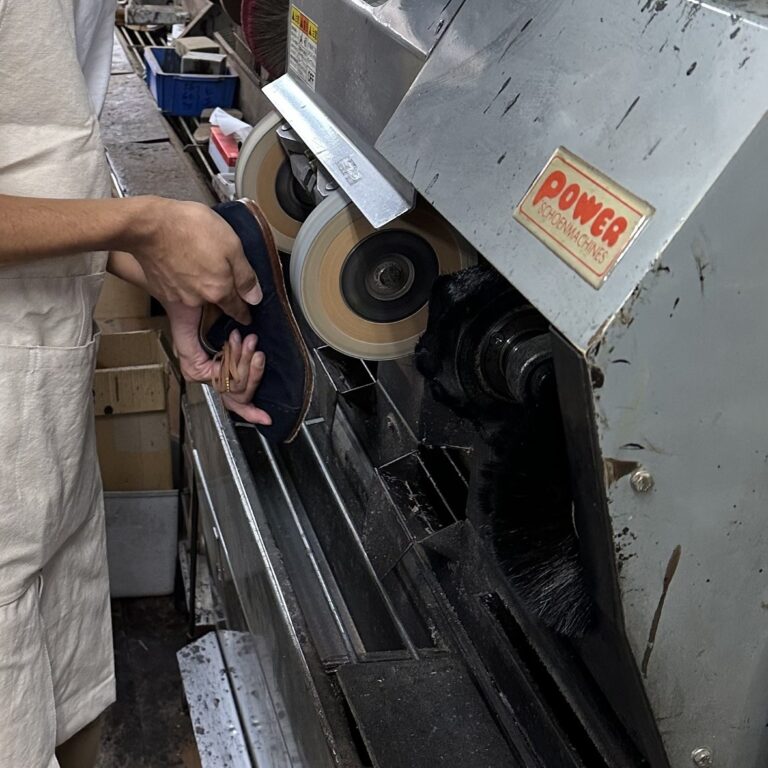 修理をして大切な革靴を長く履きませんか？
